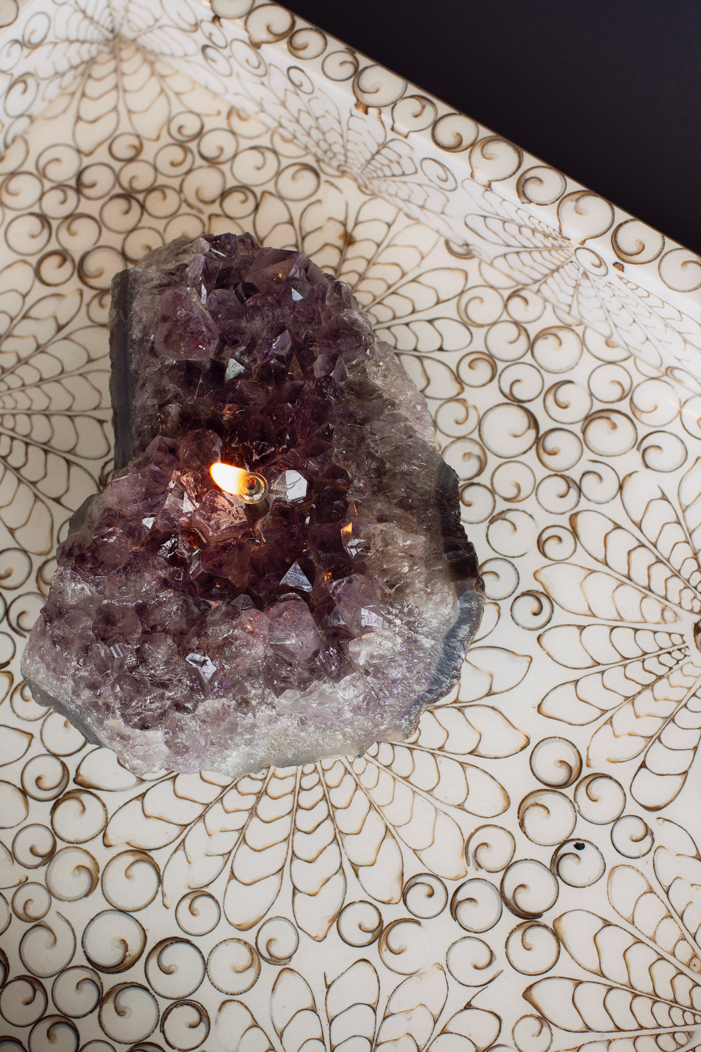 Amethyst Dark Cluster Oil Candle