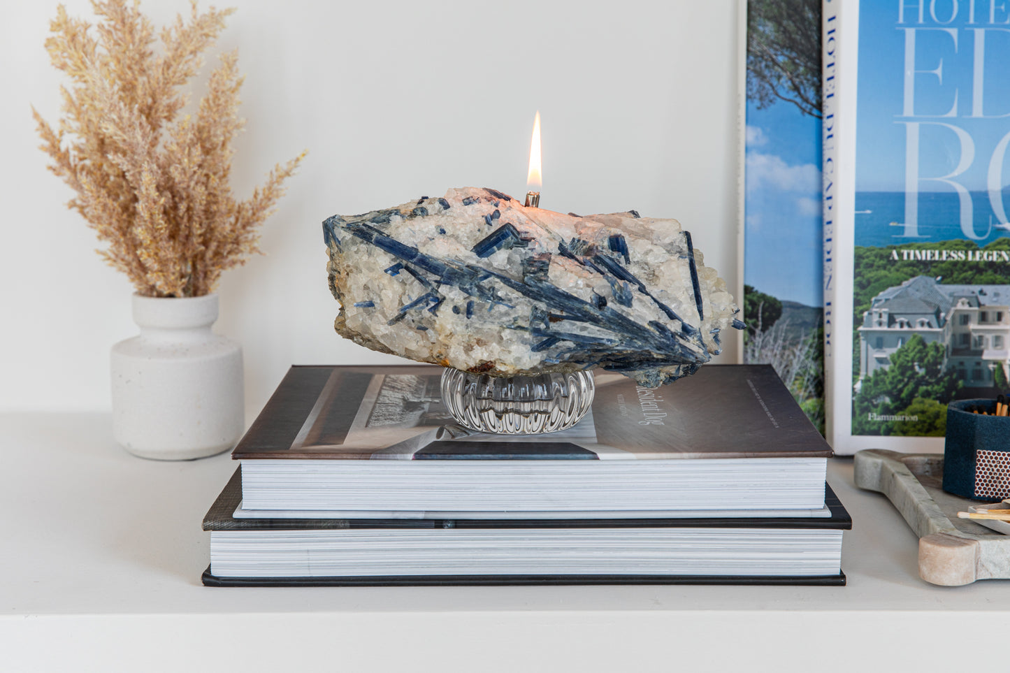Kyanite Raw Oil Candle
